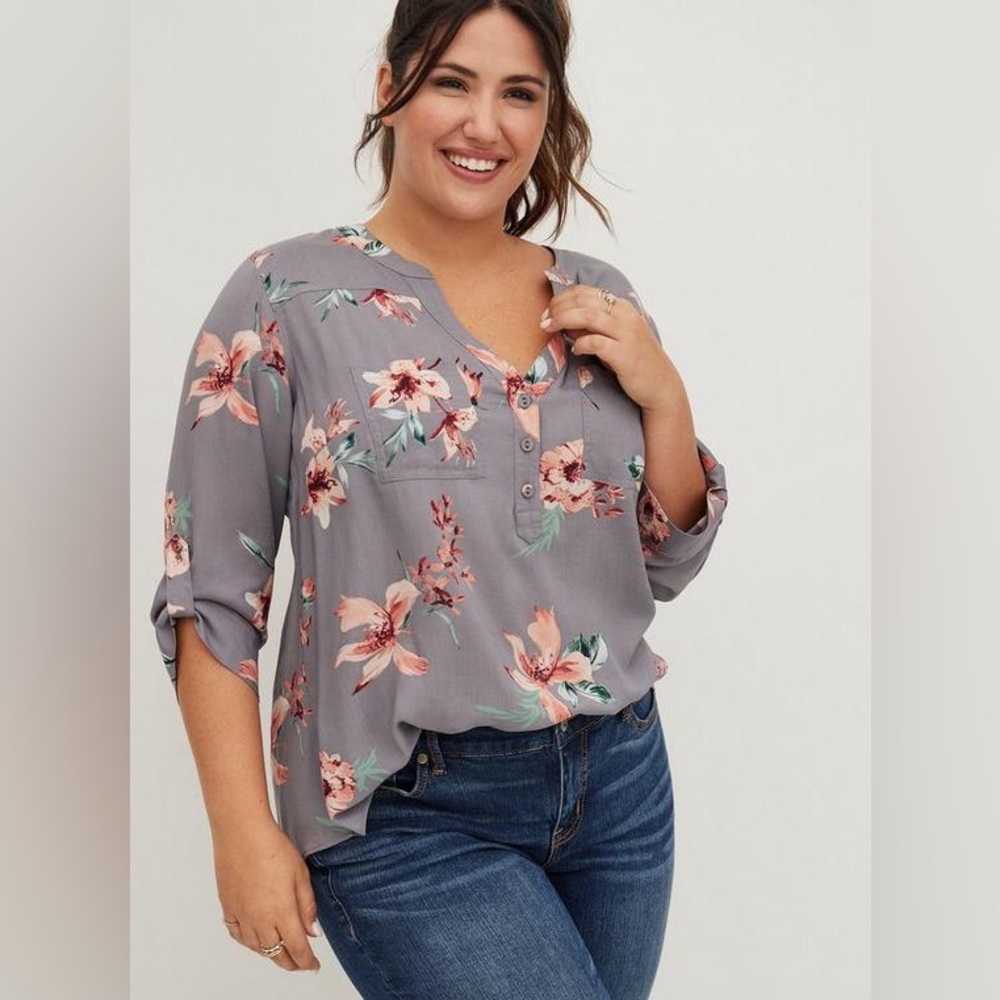 Torrid Blouse Harper Gray Pink Floral 3/4 Sleeve Plus 0X XL Feminine Timeless